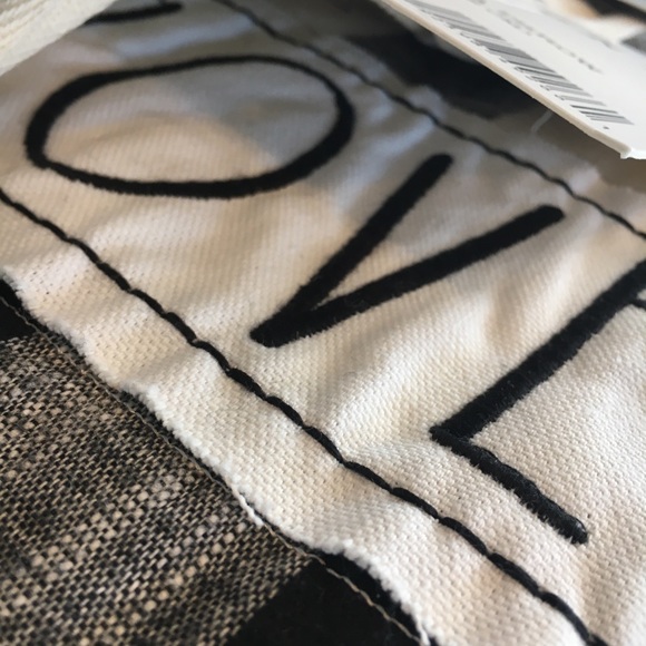 🆕Rae Dunn LOVE Buffalo Check Sherpa Throw - Picture 3 of 8